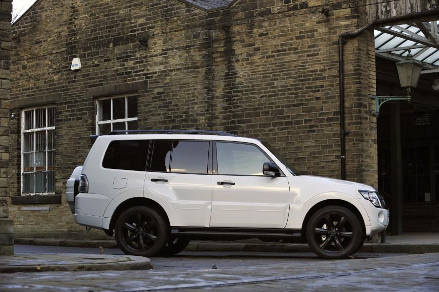  Mitsubishi Shogun Black 2012 года  (UK) (фото 71 из 85)